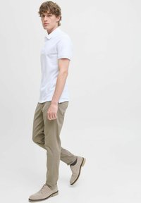 Jack & Jones MIT SLIM FIT - Pantalones chinos - brindle