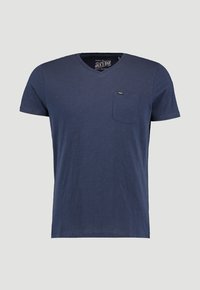 Mörkblå bomullströja med korta ärmar och v-ringning. Inkluderar en vänster bröstficka och en liten logotypetikett ovanför.