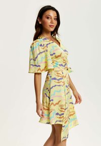 Liquorish MINI ABSTRACT PRINT WRAP - Day dress - multi coloured