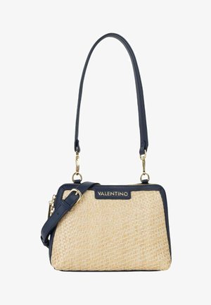 Kleine rechteckige beige gewebte Handtasche mit marineblauem Lederbesatz, verstellbarem Riemen und goldfarbenen Metallteilen mit Valentino-Logo.