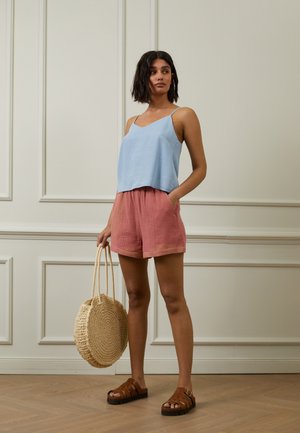 SEAMED PULL ON - Shorts - vintage quartz