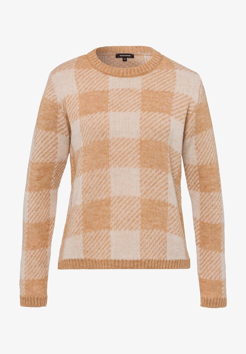Pull en tricot avec col rond, manches longues, et un motif à carreaux beige et orange clair avec des détails texturés.