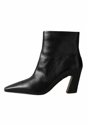 Botine clasice - black textured