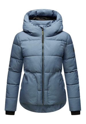 Világoskék pufi dzseki magas gallérral, elülső cipzárral és rugalmas mandzsettákkal. Steppelt panelek és enyhén ívelt szegély jellemzi.
