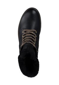 Bottines en cuir noir avec une finition texturée, dotées de lacets marron et dorés, d'une doublure en fausse fourrure noire douce et d'un design à bout arrondi.