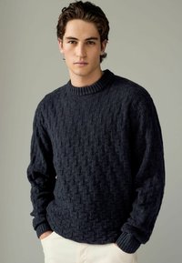 Next REGULAR FIT TEXTURED CREW - Strickpullover - charcoal grey