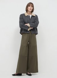 Calliope WIDE LEG TASCHE APPLICATE - Pantaloni - verde militare scuro