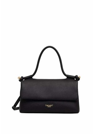 Borsa Twinset in pelle nera con chiusura a patta, manico arrotondato e tracolla regolabile.
