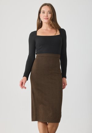 Pulóverruha - black/brown