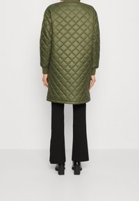 Marc O'Polo Bomberjacka - olive