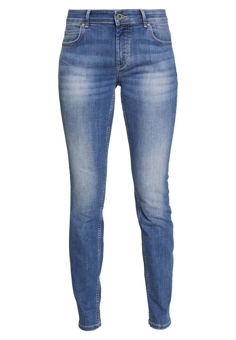 Wąskie dżinsy w średnim, niebieskim odcieniu, z klasycznym pięciokomorowym wzorem, delikatnym przetarciem oraz zapięciem na guzik z przodu.