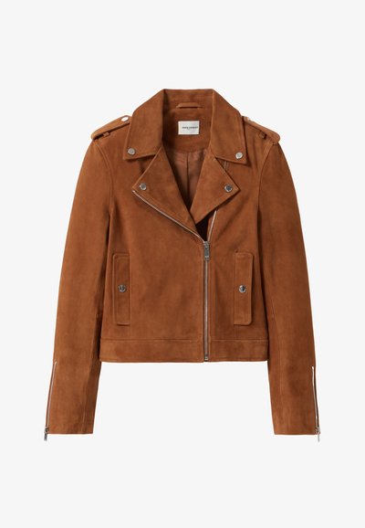 Veste en cuir suédé marron de style biker avec un col cranté, fermeture éclair à l'avant, deux poches latérales et accessoires en métal argenté.