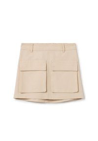 Beige rok met twee grote voorkken, gemaakt van gladde stof, met een gestructureerd ontwerp, tailleband en een iets uitlopende zoom.