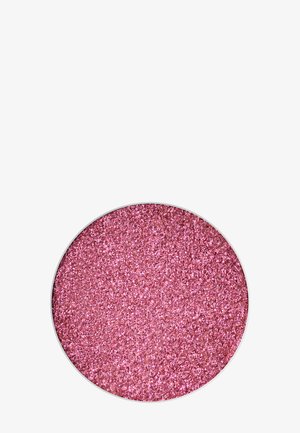 Okrągły metalowy pojemnik wypełniony drobnym, lśniącym różowym brokatem. Powierzchnia jest gładka i odbija światło, prezentując intensywny różowy odcień.