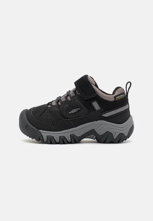 Keen TARGHEE IV LOW WP UNISEX - Pohodniški čevlji - black