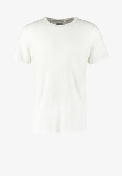 Hvid kortærmet t-shirt med rund hals, lavet af letvægtsstof. Har en tekstureret overflade og en afslappet pasform. Ingen synlige mønstre eller accenter.
