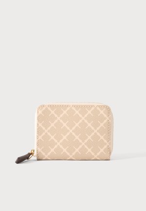 Portefeuille beige avec fermeture éclair, orné d'un léger motif géométrique en diamant et d'un curseur de fermeture éclair foncé sur un fond uni.