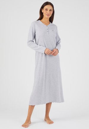 Vestito da notte lungo grigio a maniche lunghe con scollatura rotonda, tre bottoni, tessuto testurizzato e orlo ondulato.