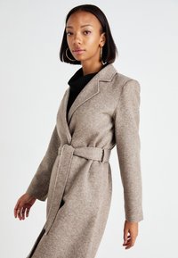 ONLY ONLNICOLE LIGHT WRAP  - Classic coat - walnut melange
