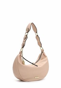 Borsa hobo in morbida pelle rosa, con una forma curva, tracolla regolabile con hardware decorativo e chiusura con zip e etichetta del marchio.