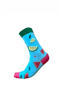 Korte sokker lavet af klart blåt stof med grøn kant. Har vandmelonmønstre i rød og grøn med lyserøde detaljer ved hælen.