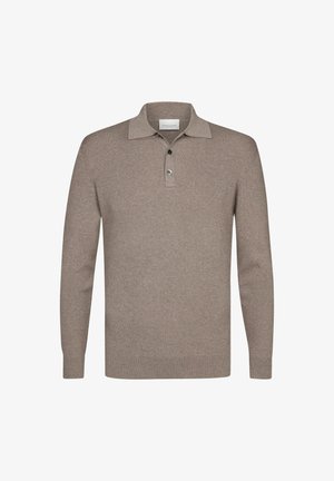 Suéter de polo de manga larga marrón con una textura acanalada, placket abotonado con dos botones y un cuello clásico con un sutil contraste.