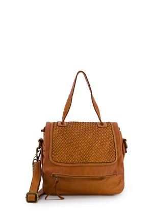 Tyrkysová kožená kabelka s tkanou strukturou na klopě, hlavním oddílem a nastavitelným ramenním popruhem. Disponuje zipovou kapsou na přední straně.