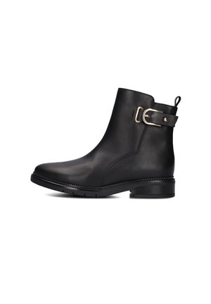 Bottines en cuir noir avec un bout rond, texture lisse, détail de boucle décoratif et un petit talon carré.