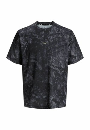 T-shirt de sport noir et gris foncé à manches courtes avec un motif abstrait et un petit texte blanc centré près du col indiquant "Athletic Pursuit."