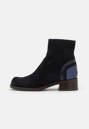 TUBI - Støvletter - navy
