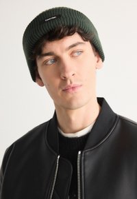 Ausgewählt, midnight forest