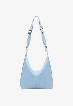 Hellblaue Lederschultertasche mit breitem, verstellbarem Riemen und silbernen Metallbeschlägen, minimalistisches Design.