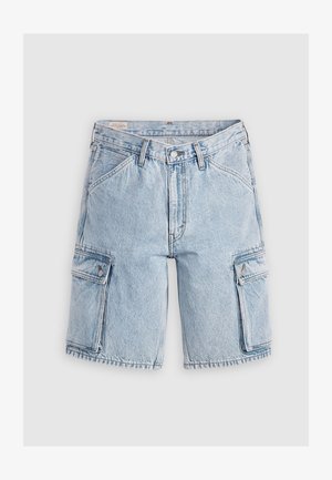 Světlé modré denimové cargo šortky s volným střihem, vybavené dvěma bočními kapsami a prošíváním podél švů.