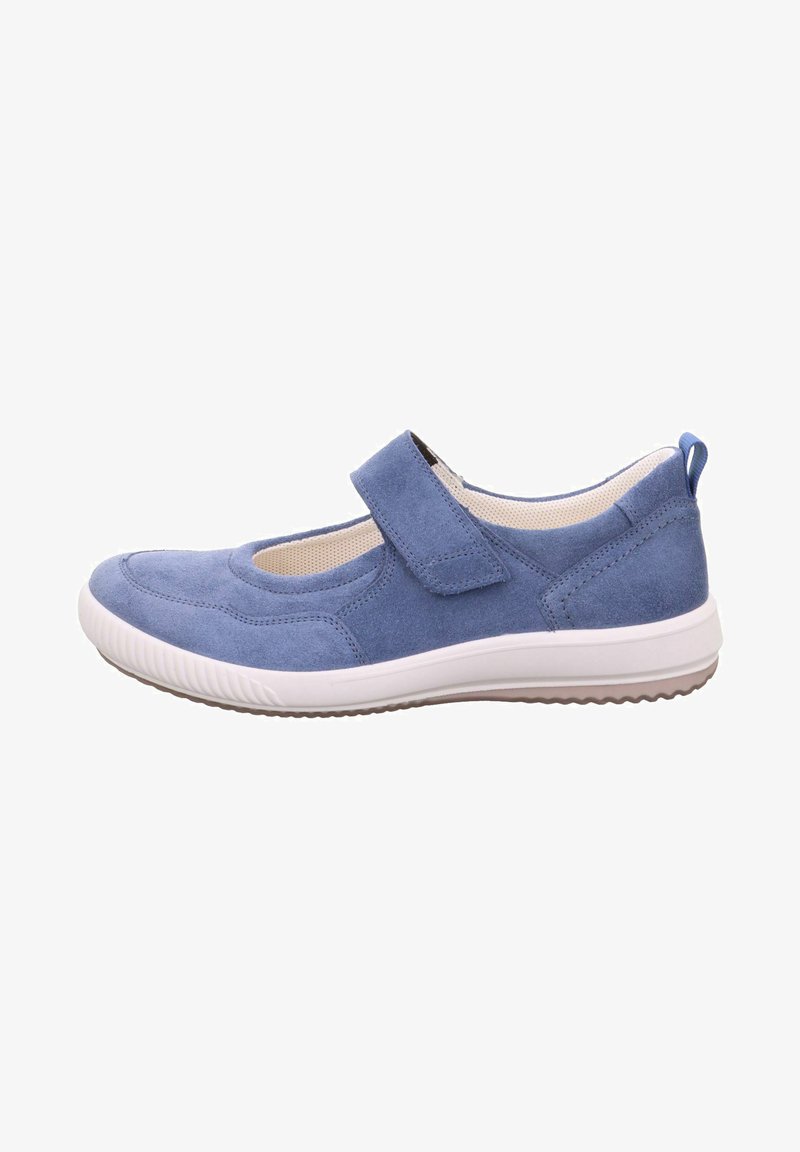 Chaussure en velours bleu avec un bout arrondi et une sangle Velcro. Elle dispose d'une semelle en caoutchouc blanche et d'une texture lisse, conçue pour le confort.