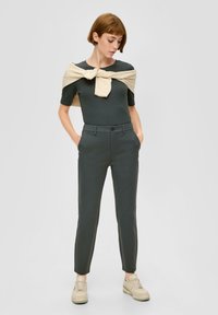 s.Oliver CIGARETTE AUS HEAVY  - Chino - olivgrün