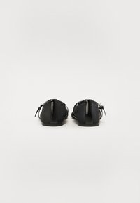 Steve Madden MASH - Ballerines - black