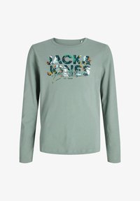 Selected, iceberg green