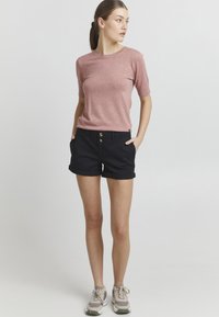 Oxmo OXPIERA CASUAL FIT - Šorti - black