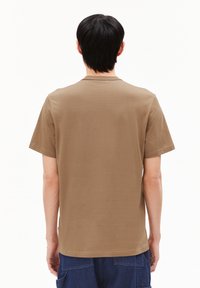 ARMEDANGELS MAARKOS  - T-Shirt basic - light oak