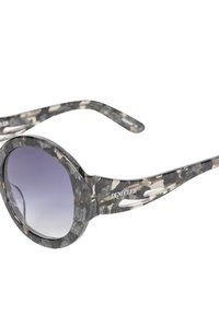 Okulary przeciwsłoneczne w okrągłym kształcie z marmurkowym wzorem w odcieniach szaro-beżowych, z gradientowymi szkłami w kolorze przyciemnionym oraz marką na zauszniku. Teksturowana ramka z plastiku.