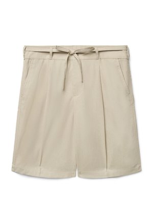 Hellbeige kniehohe Shorts mit Seitentaschen, Gürtelschlaufen und einem gebundenen Stoffgürtel in der Taille, gefertigt aus weichem Webstoff.
