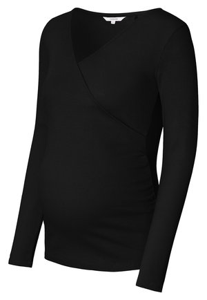 Schwarzes Umstandsshirt mit langen Ärmeln, Wickeldesign, geripptem Material und seitlichen Rüschen für eine flexible Passform.