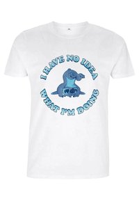 Vit bomull t-shirt med blå text som står "JAG HAR INGEN ANING OM VAD JAG GÖR" runt en bild av en tecknad sengångare.