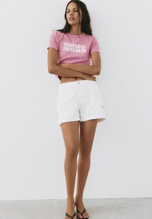 PULL&BEAR, SHORT SLEEVE WITH CRACKLED GRAPHIC - T-SHIRT - T-shirt imprimé - pink