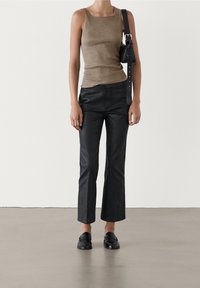 Massimo Dutti Tygbyxor - black