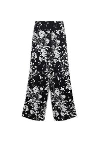 Weit geschnittene Hosen aus schwarzem Stoff mit einem weißen Blumenmuster. Das Material wirkt leicht und hat eine glatte Textur.