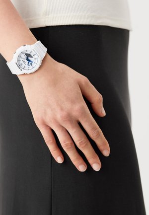 GA-2100HDS-7A UNISEX - Chronograph watch - white