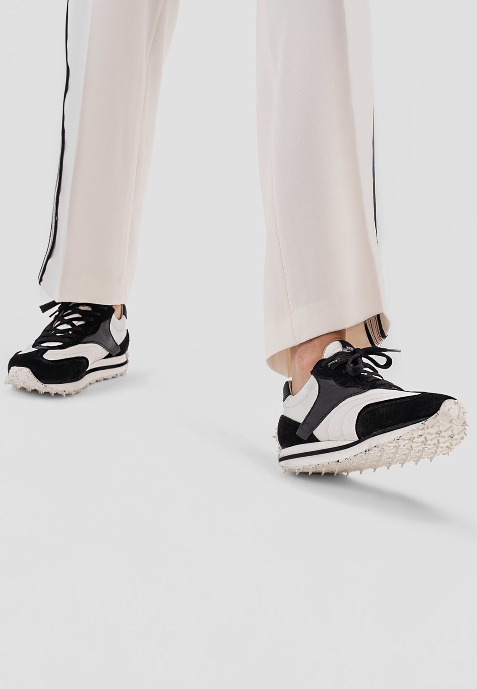 Bronx Tayke-Over Sneaker 47309 Zwart - De Roos Schoenen Breda