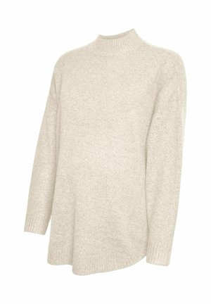 Suéter de punto de color beige claro con cuello alto, mangas largas y un dobladillo asimétrico. Textura suave, diseño casual.