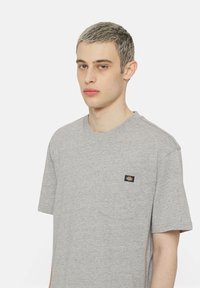 Dickies LURAY POCKET TEE - Jednoduché tričko - grey melange